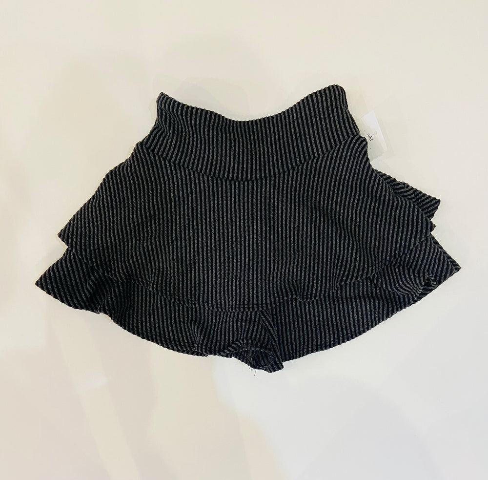 Charcoal Wave Ribbed Ruffle Skort