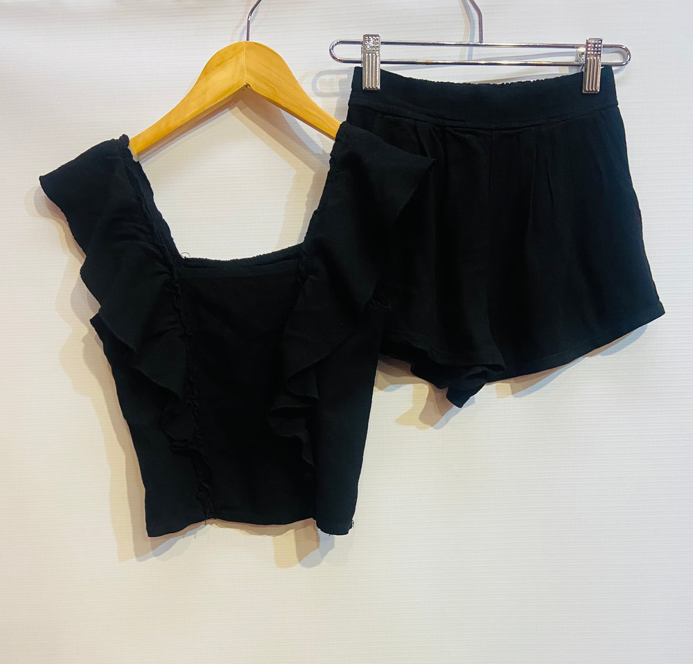 Black Pleated Front Elastic Pocket Short