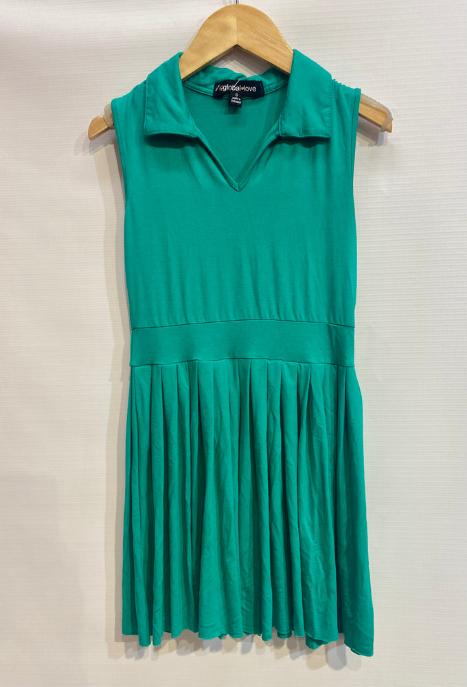 Kelly Green Pleated Skirt Dress Violet and Valentine Kelly Green Pleated Skirt Dress Violet and Valentine